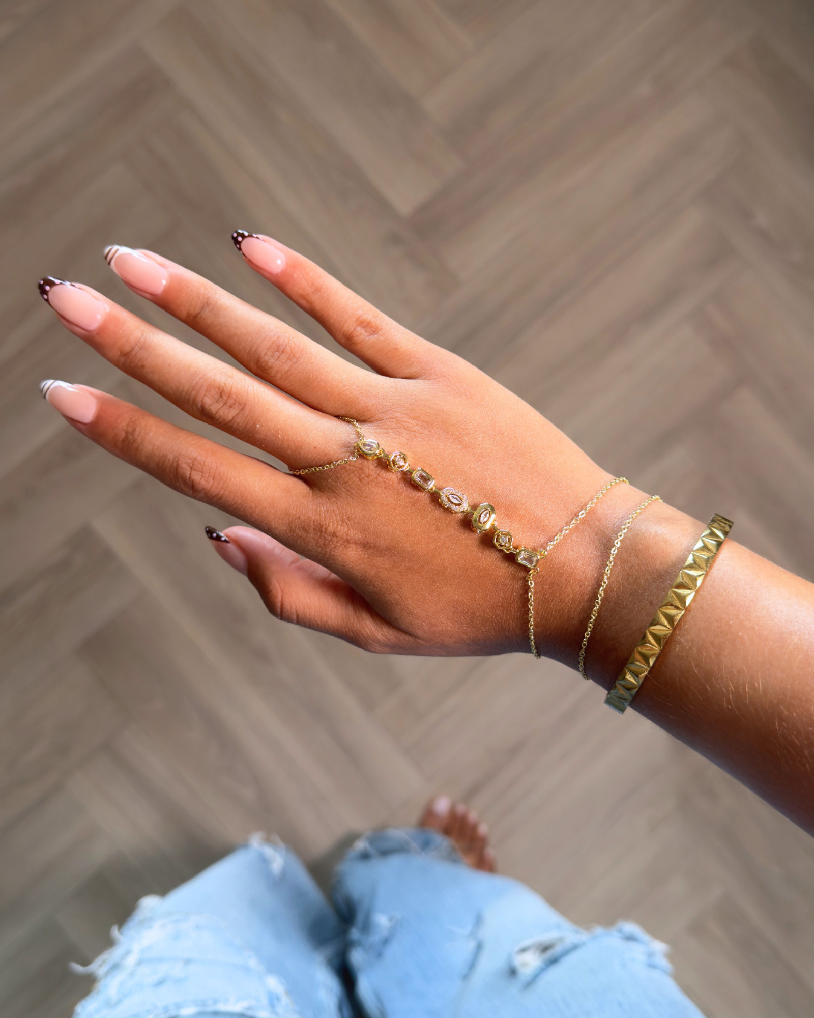 AURA HAND CHAIN