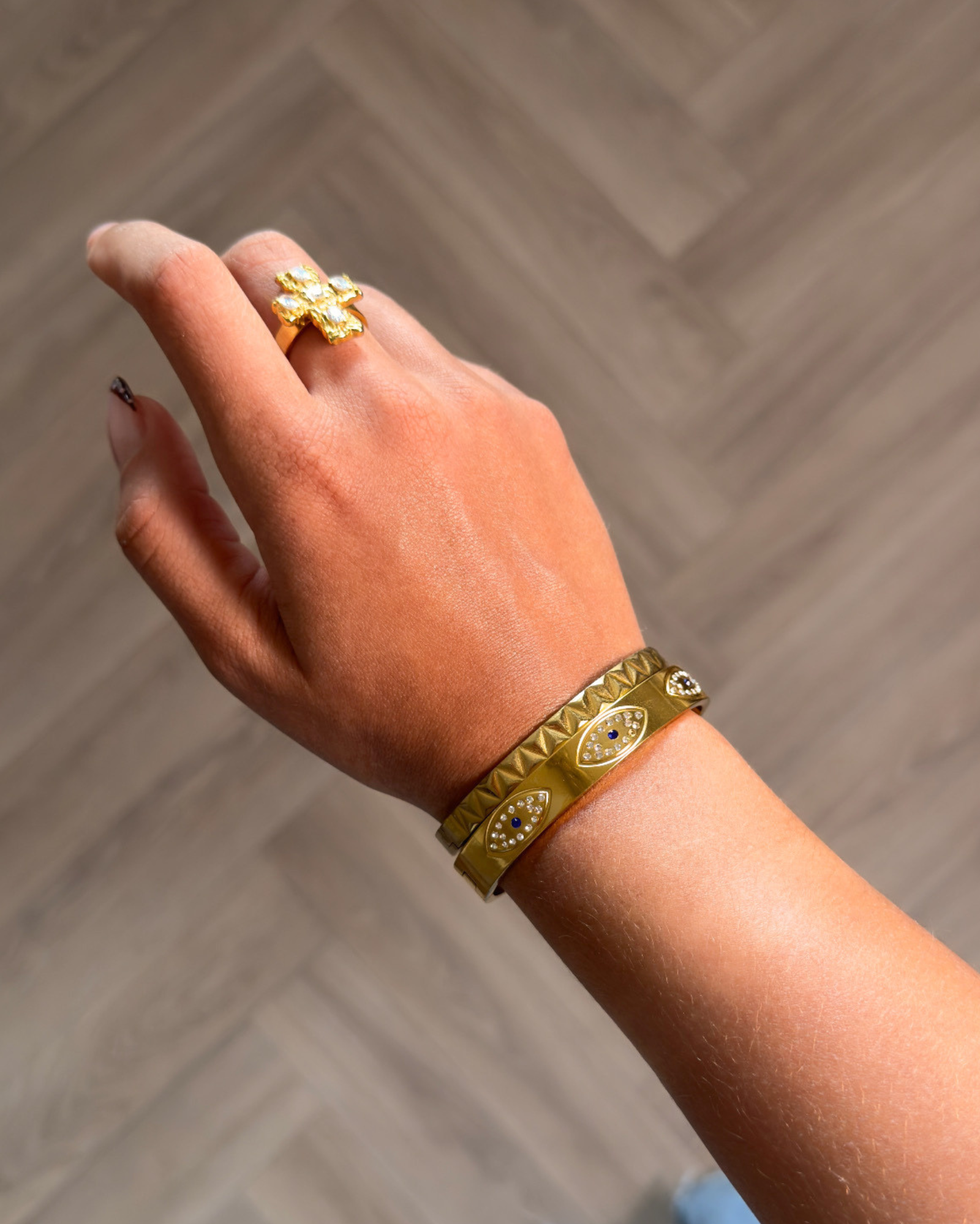 VEYA BANGLE